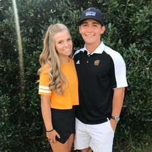 Meet your Posher, Caitlin